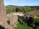 SX16621 Goodrich Castle barbican.jpg